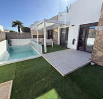 Villa in Cabo Roig - 359.000,00&nbsp;EUR Kaufpreis, ca.&nbsp; 83,00&nbsp;m&sup2; in Cabo Roig (PLZ: )