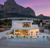 Villa in Polop - 860.000,00&nbsp;EUR Kaufpreis, ca.&nbsp; 306,00&nbsp;m&sup2; in Polop (PLZ: )