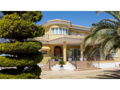 Foto - Haus in Yecla, Murcia - 600.000,00 EUR Kaufpreis, ca.  8.100,00 m²