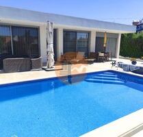 Haus in Tavira, Faro - 850.000,00 EUR Kaufpreis, ca.  747,00 m² in Tavira (PLZ: )
