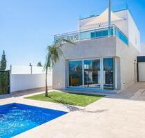Villa in Los Alcázares - 445.000,00&nbsp;EUR Kaufpreis, ca.&nbsp; 106,00&nbsp;m&sup2; in Los Alcázares (PLZ: )