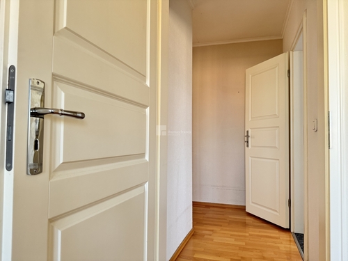 Aus dem grossen Zimmer in den Flur sehend - 