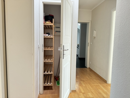Im Flur mit separatem Abstellraum - 
