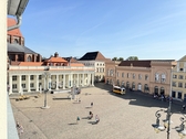 Auf den Marktplatz sehend - 