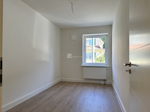 das kleine Zimmer vom Flur aus - 