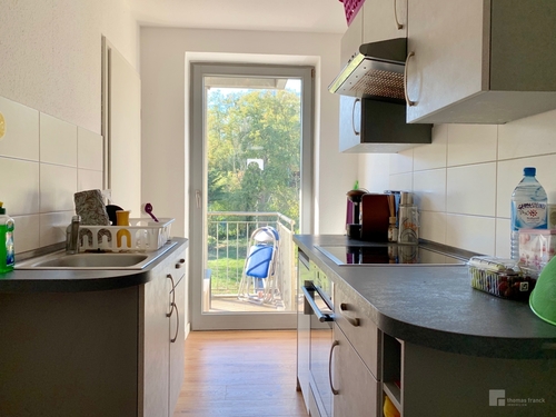 Küche mit Balkon - 