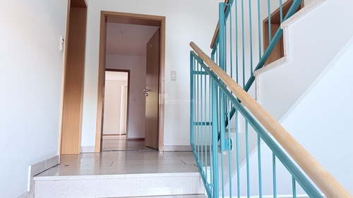 Aus dem Treppenhaus kommend - 