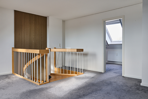 Die 2. Ebene mit separatem Zimmer - 