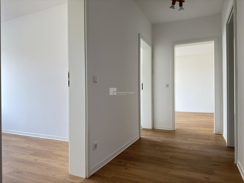 Vom Flur in Richtung Wohnzimmer - 