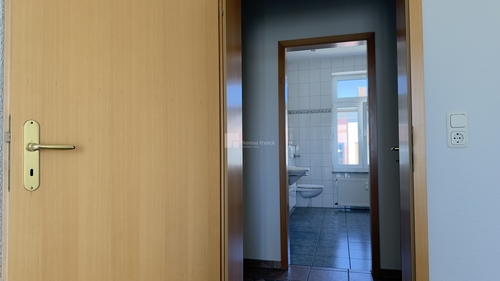 Aus dem Flur zum Badezimmer - 