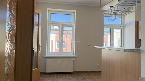 Aus dem Flurkommend zur Küche und zum Wohnzimmer - 