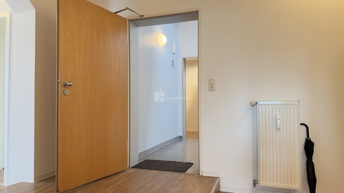 Der Wohnungseingang mit Podest - 