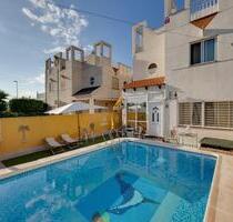 Einfamilienhaus in Torrevieja - 235.000,00&nbsp;EUR Kaufpreis, ca.&nbsp; 110,00&nbsp;m&sup2; in Torrevieja (PLZ: )