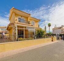 Villa in Orihuela Costa - 379.000,00&nbsp;EUR Kaufpreis, ca.&nbsp; 104,00&nbsp;m&sup2; in Orihuela Costa (PLZ: )