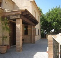 Villa in Oliva - 500.000,00&nbsp;EUR Kaufpreis, ca.&nbsp; 375,00&nbsp;m&sup2; in Oliva (PLZ: )