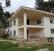 Villa in Barx - 1.000,00&nbsp;EUR Kaltmiete, ca.&nbsp; 232,00&nbsp;m&sup2; in Barx (PLZ: )