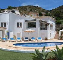 Villa in Moraira - 1.800,00&nbsp;EUR Kaltmiete, ca.&nbsp; 175,00&nbsp;m&sup2; in Moraira (PLZ: )