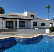 Villa in Moraira - 1.440.000,00&nbsp;EUR Kaufpreis, ca.&nbsp; 250,00&nbsp;m&sup2; in Moraira (PLZ: )