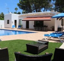 Villa in Moraira - 3.000,00&nbsp;EUR Kaltmiete, ca.&nbsp; 120,00&nbsp;m&sup2; in Moraira (PLZ: )