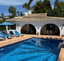 Villa in Moraira - 2.600,00&nbsp;EUR Kaltmiete, ca.&nbsp; 135,00&nbsp;m&sup2; in Moraira (PLZ: )