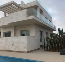 Villa in La Zenia - 1.500.000,00&nbsp;EUR Kaufpreis, ca.&nbsp; 182,00&nbsp;m&sup2; in La Zenia (PLZ: )