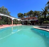 Villa in Santa Ponsa - 1.599.000,00&nbsp;EUR Kaufpreis, ca.&nbsp; 430,00&nbsp;m&sup2; in Santa Ponsa (PLZ: )