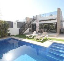 Villa in Torrevieja - 840,00 EUR Kaltmiete, ca. 90,00 m² in Torrevieja (PLZ: ) Villa in Torrevieja - 840,00 EUR Kaltmiete, ca. 90,00 m² in Torrevieja (PLZ: )
