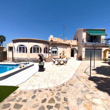Foto - Villa in Torrevieja - 460.000,00&nbsp;EUR Kaufpreis, ca.&nbsp; 224,00&nbsp;m&sup2;