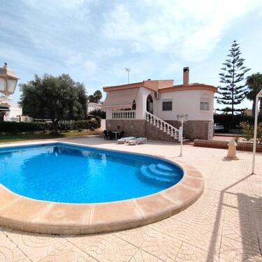 Foto - Villa in Torrevieja - 399.000,00&nbsp;EUR Kaufpreis, ca.&nbsp; 277,00&nbsp;m&sup2;