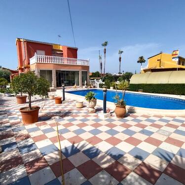 Foto - Villa zum Kaufen in Torrevieja