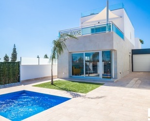 Villa in Los Alcázares - 395.000,00&nbsp;EUR Kaufpreis, ca.&nbsp; 106,00&nbsp;m&sup2; in Los Alcázares (PLZ: )
