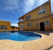 Villa in Los Alcázares - 599.000,00&nbsp;EUR Kaufpreis, ca.&nbsp; 430,00&nbsp;m&sup2; in Los Alcázares (PLZ: )