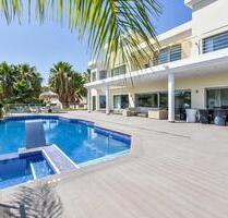 Villa in Benissa - 1.999.999,00&nbsp;EUR Kaufpreis, ca.&nbsp; 588,00&nbsp;m&sup2; in Benissa (PLZ: )