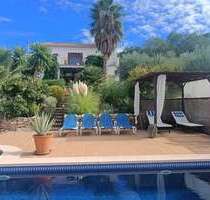 Einfamilienhaus in Loja - 420.000,00&nbsp;EUR Kaufpreis, ca.&nbsp; 251,00&nbsp;m&sup2; in Loja (PLZ: )