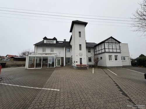 Pflegeheim Schmidt Straßenansicht - Investitionschance in Nideggen-Schmidt: Ehemaliges Pflegeheim mit vielseitigem Potenzial!