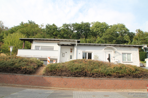 Straßenansicht, gesamt - Einfamilienhaus mit 163,00 m² in Vettweiß zum Kaufen