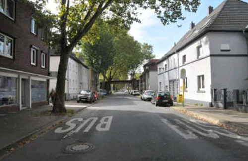 3 - Mehrfamilienhaus, Wohnhaus mit 279,00 m² in Oberhausen zum Kaufen