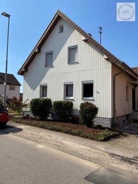 Ansicht - 4 Zimmer Einfamilienhaus zum Kaufen in Straubenhardt
