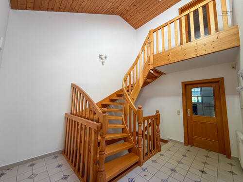 Eingangsbereich EG - Zweifamilienhaus mit 279,00 m&sup2; in Bad Wildbad zum Kaufen