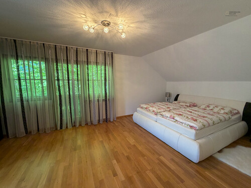 Schlafzimmer 2 OG - 