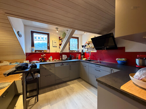 Küche - Ruhige 3-Zimmer-Dachgeschosswohnung mit Balkon & Carport – Kapitalanlage mit Potenzial