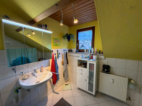 Bad - 3 Zimmer Dachgeschoßwohnung in Bad Wildbad
