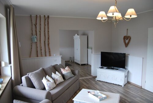 Wohnzimmer - Sehr schöne 2,5 Zimmer Wohnung in Sonniger Lage