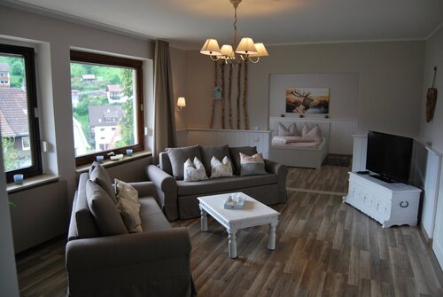 Wohnzimmer - Etagenwohnung mit 70,00 m&sup2; in Bad Wildbad zur Miete