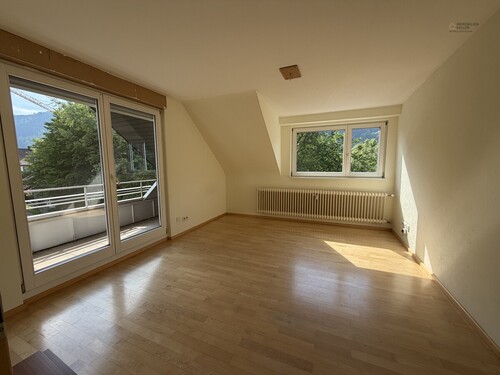 Wohnzimmer - 2 Zimmer Dachgeschoßwohnung zum Kaufen in Bad Wildbad