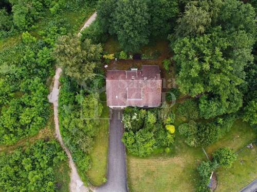 Drohnenaufnahme - Einfamilienhaus mit 299,00 m&sup2; in Spiesen-Elversberg zum Kaufen