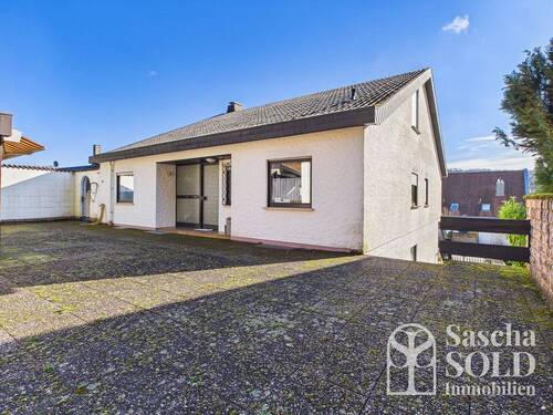 Terrasse - Einfamilienhaus mit 230,00 m&sup2; in Sankt Ingbert zum Kaufen