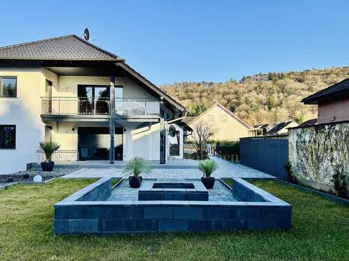 Garten - Luxuriöses Zweifamilienhaus mit Einliegerwohnung in Kirkel-Neuhäusel - bezugsfertig, Garten & Garage