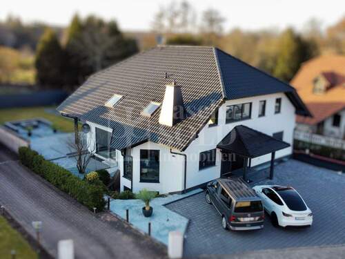 Drohnenaufnahme - 1 Zimmer Mehrfamilienhaus, Wohnhaus zum Kaufen in Kirkel