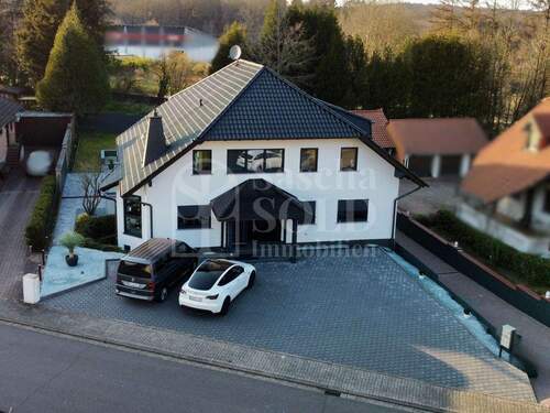 Drohnenaufnahme - 1 Zimmer Mehrfamilienhaus, Wohnhaus in Kirkel